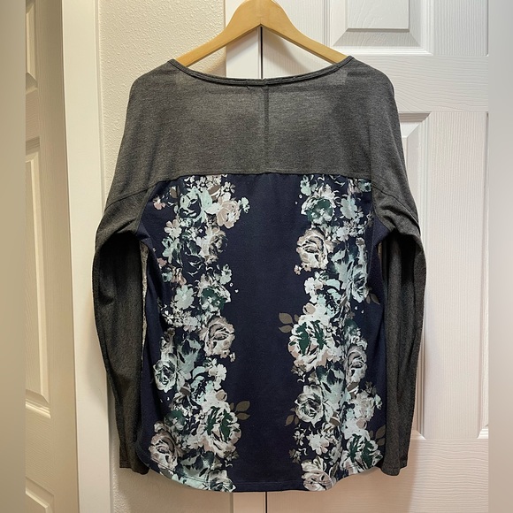 Jolt Grey/Blue/White Lace Long Sleeve Top - Picture 2 of 4